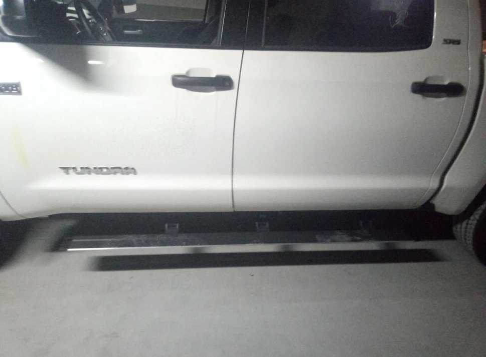 PISADERA RETRÁCTIL ELÉCTRICA TOYOTA TUNDRA 2015 -